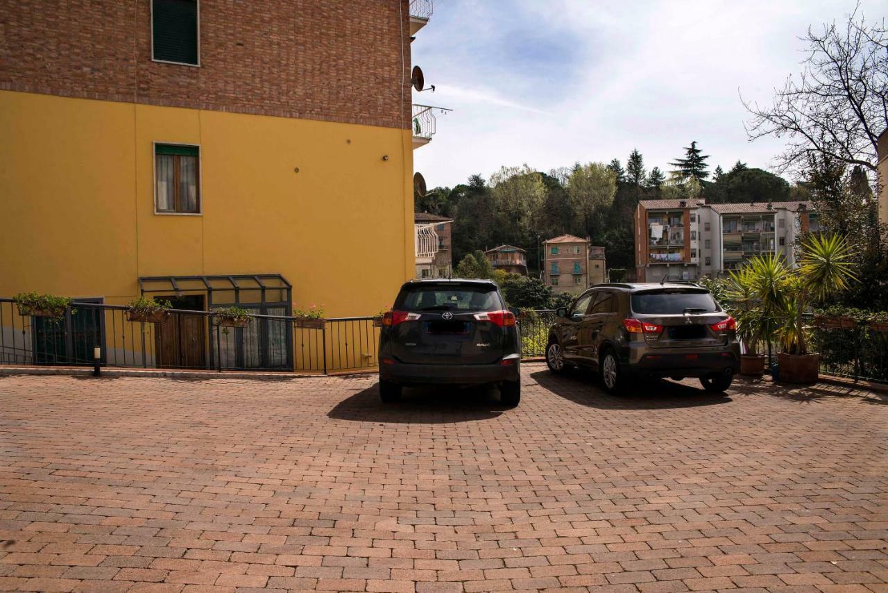 Casa Il Glicine A Due Passi Dal Centro Appartement Siena Buitenkant foto