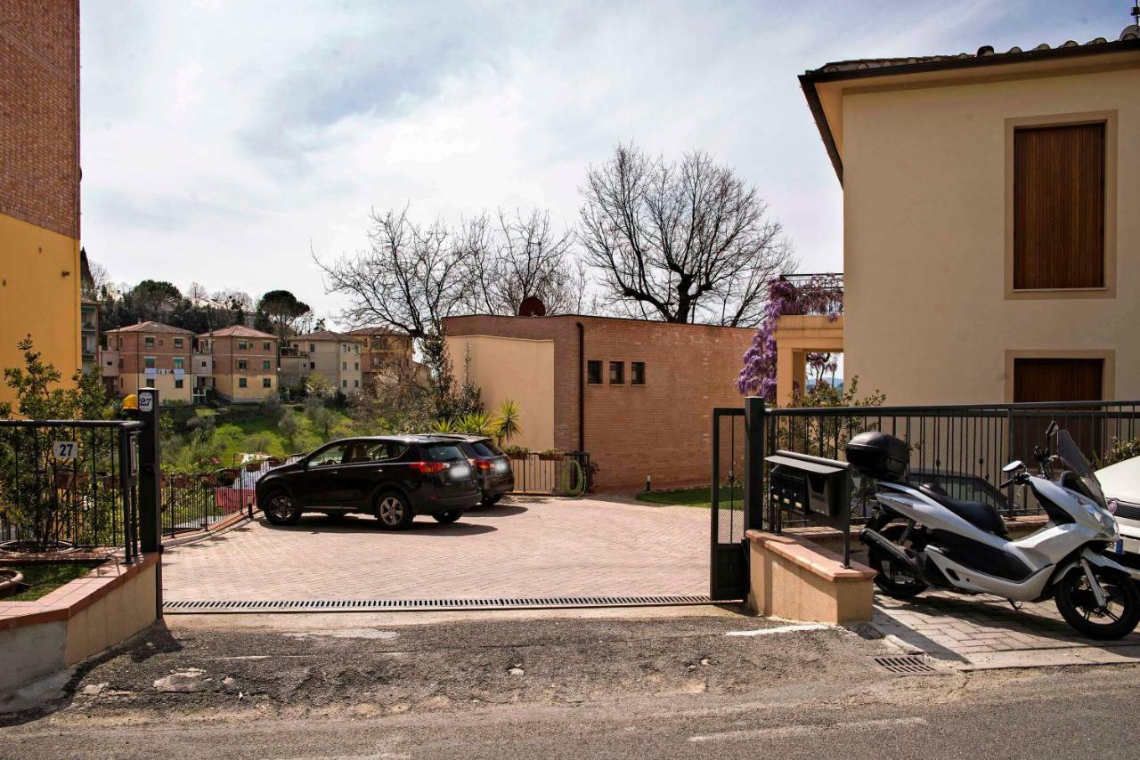 Casa Il Glicine A Due Passi Dal Centro Appartement Siena Buitenkant foto